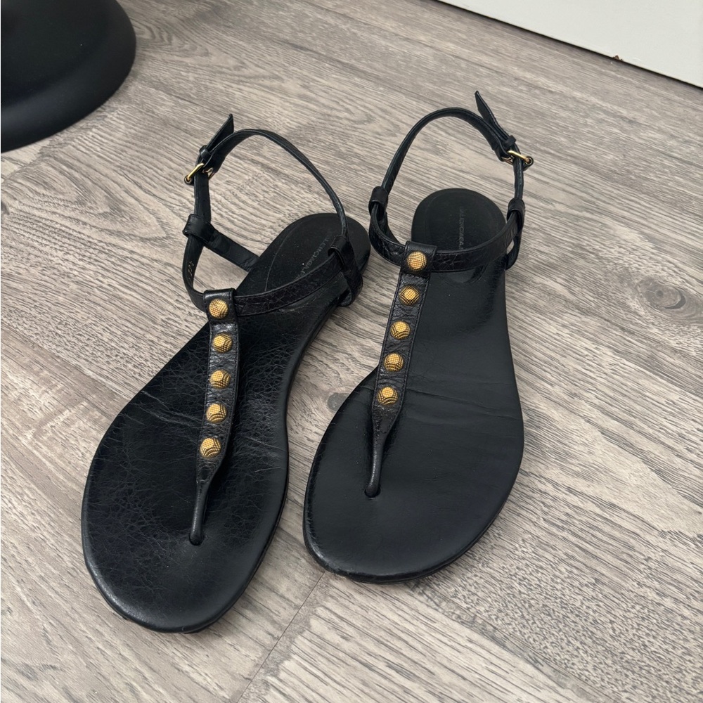 SOLD🩷 Black and Gold Sandals with Studded T-Strap